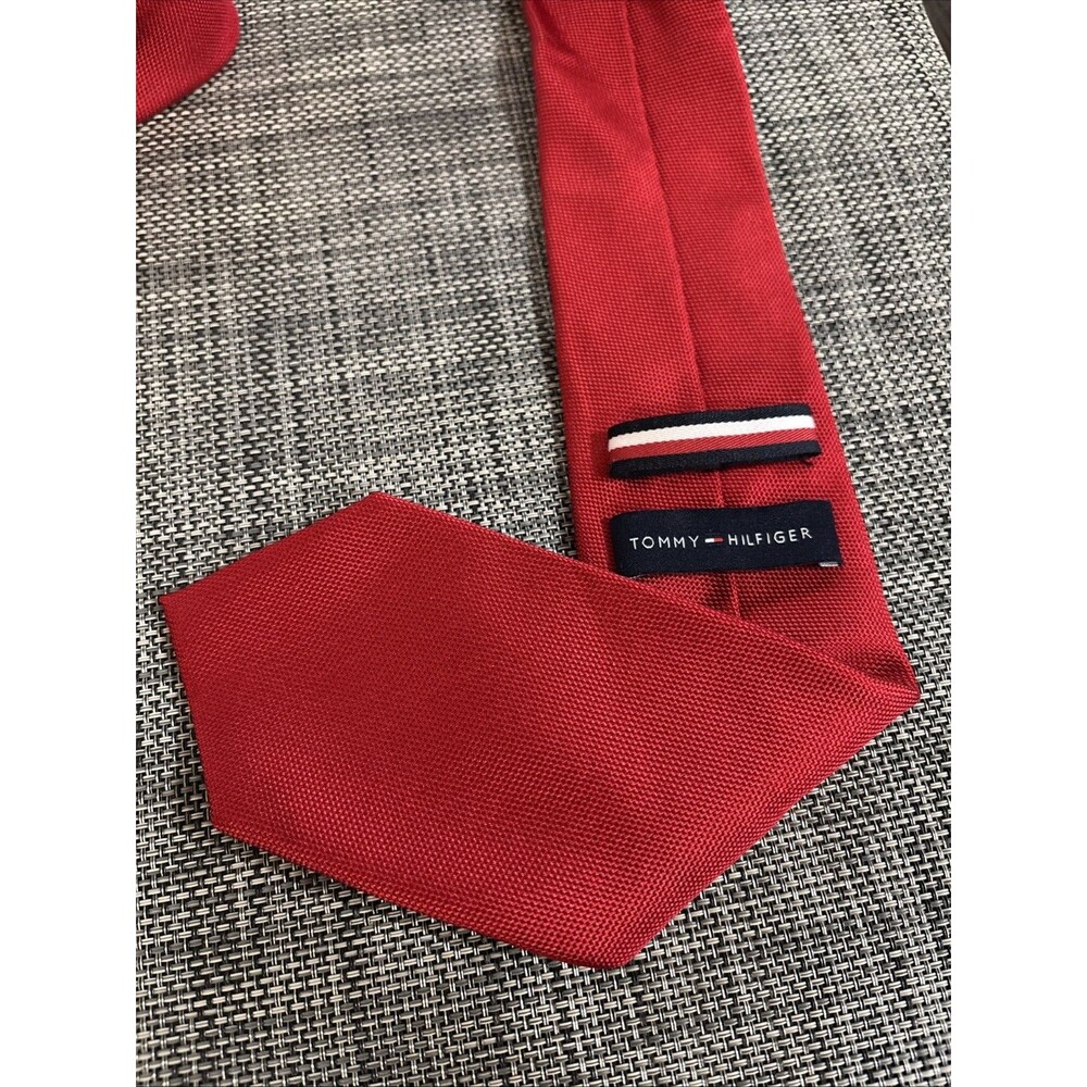 Classic Men's Tie Tommy Hilfiger Silk + Polyester - 58" L x 3.25" W Red Textured